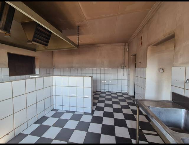 1,314M² RESTAURANT FOR SALE IN HENLEY ON KLIP